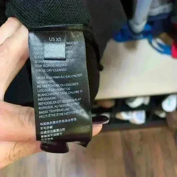 Anthropologie. Lack oversized V-Neck light sweater size XS - Picture 5 of 9